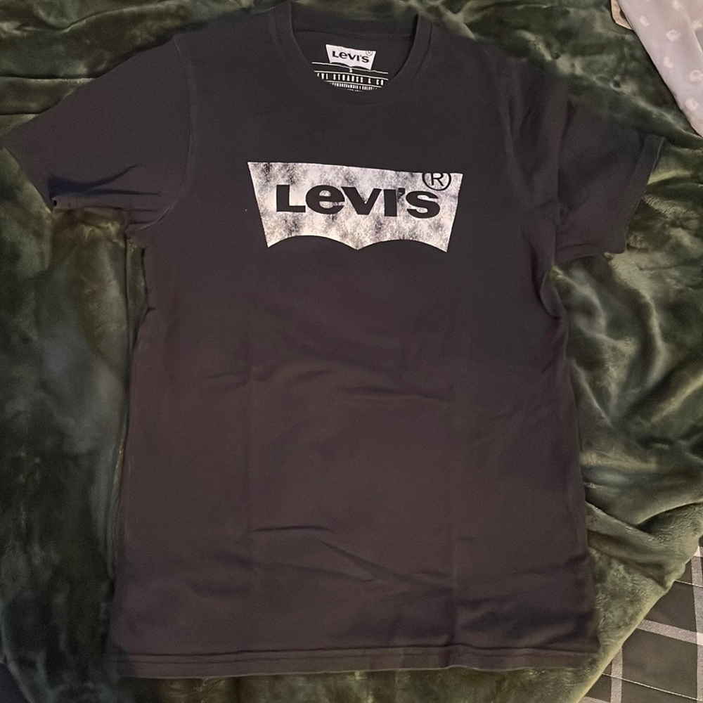 Black Levi’s Shirt